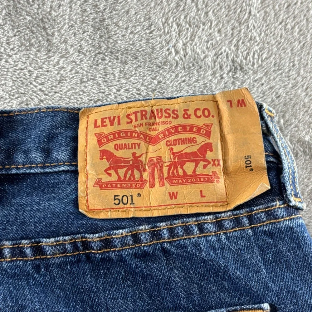 Levis 501 Original Fit Jeans Mens 46x30 Dark Wash Blue Straight Leg 11501-0194